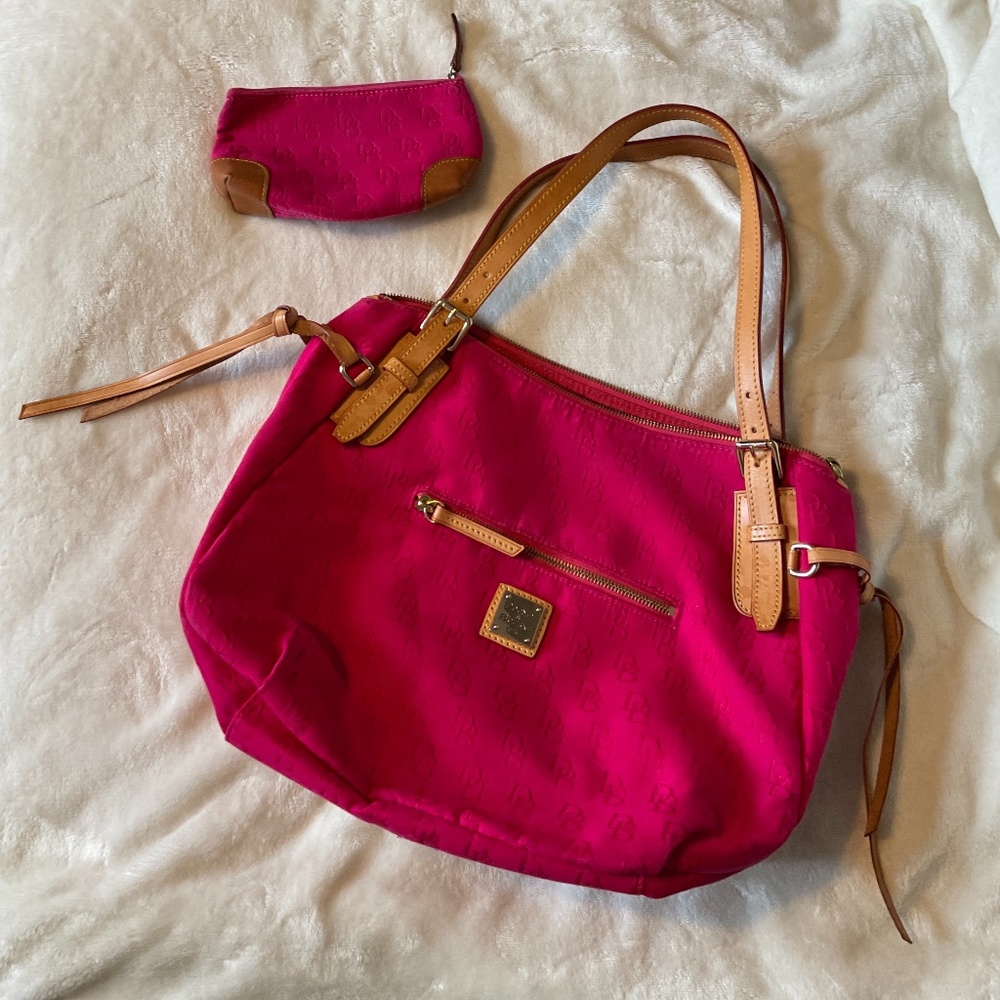 Used Pink Logo Dooney & Bourke Purse & Coin Purse